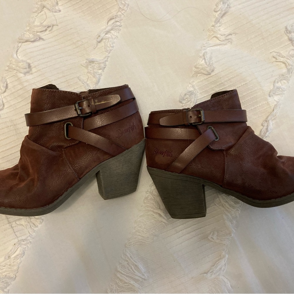 BLOWFISH MALIBU SUEDE ANKLE BOOT- SZ- 7.5- Burgundy color